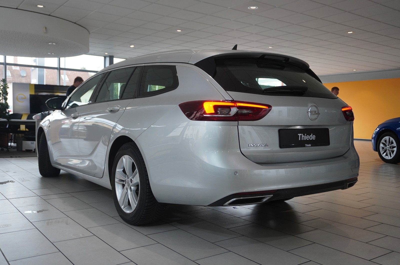 Fahrzeugabbildung Opel Insignia B ST 2.0T ELEGANCE NAVI/LED/VIRT./DAB+