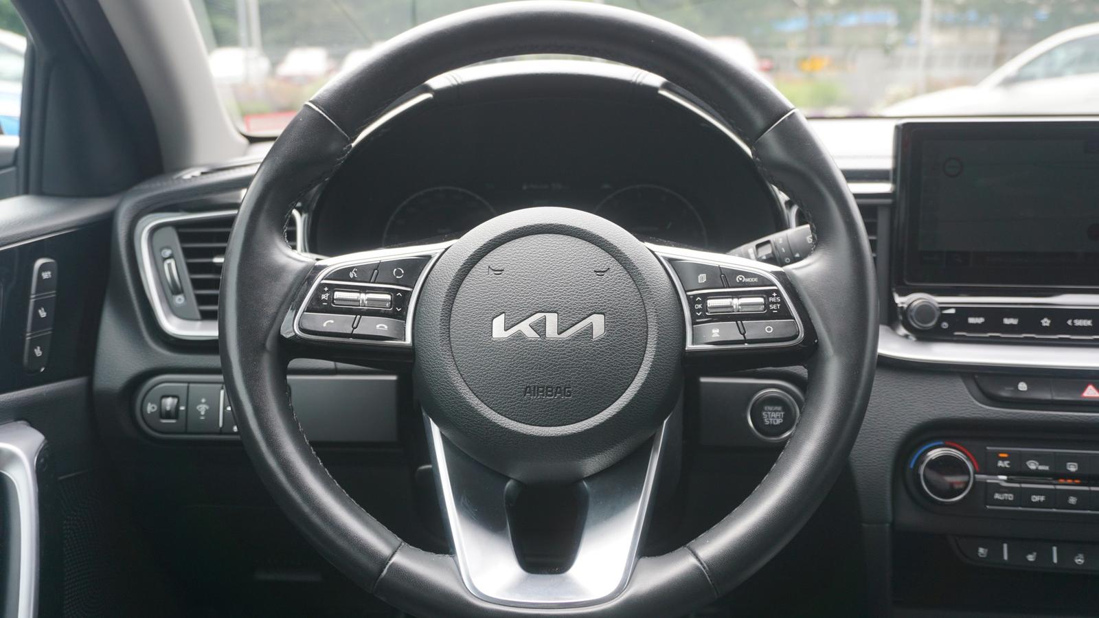 Kia XCeed 1.6 T-GDI Platinum Edition LED Panorama
