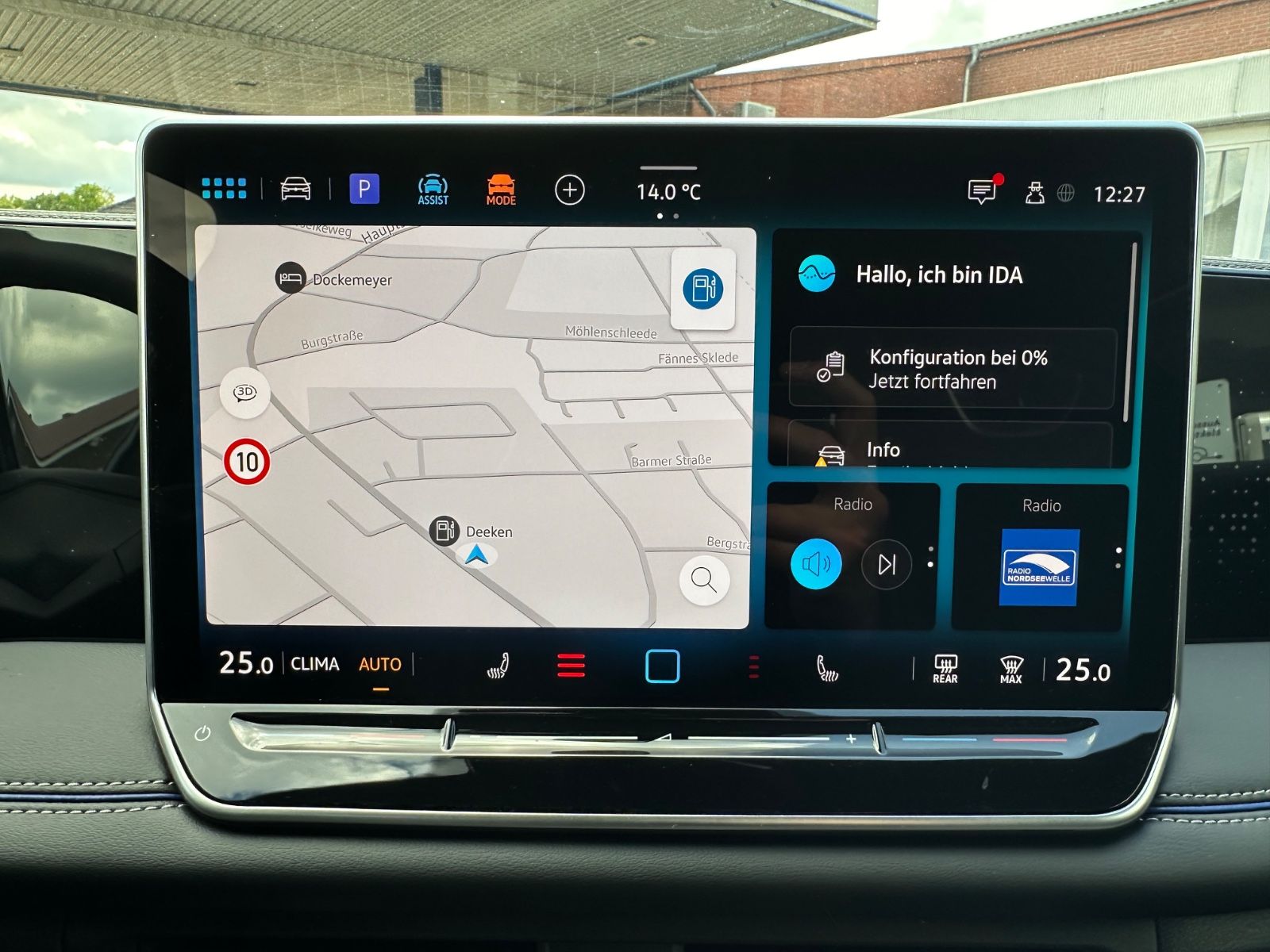 Fahrzeugabbildung Volkswagen Tiguan 1.5 eTSI R-Line DSG AHK/Navi/APP/LED/SHZG