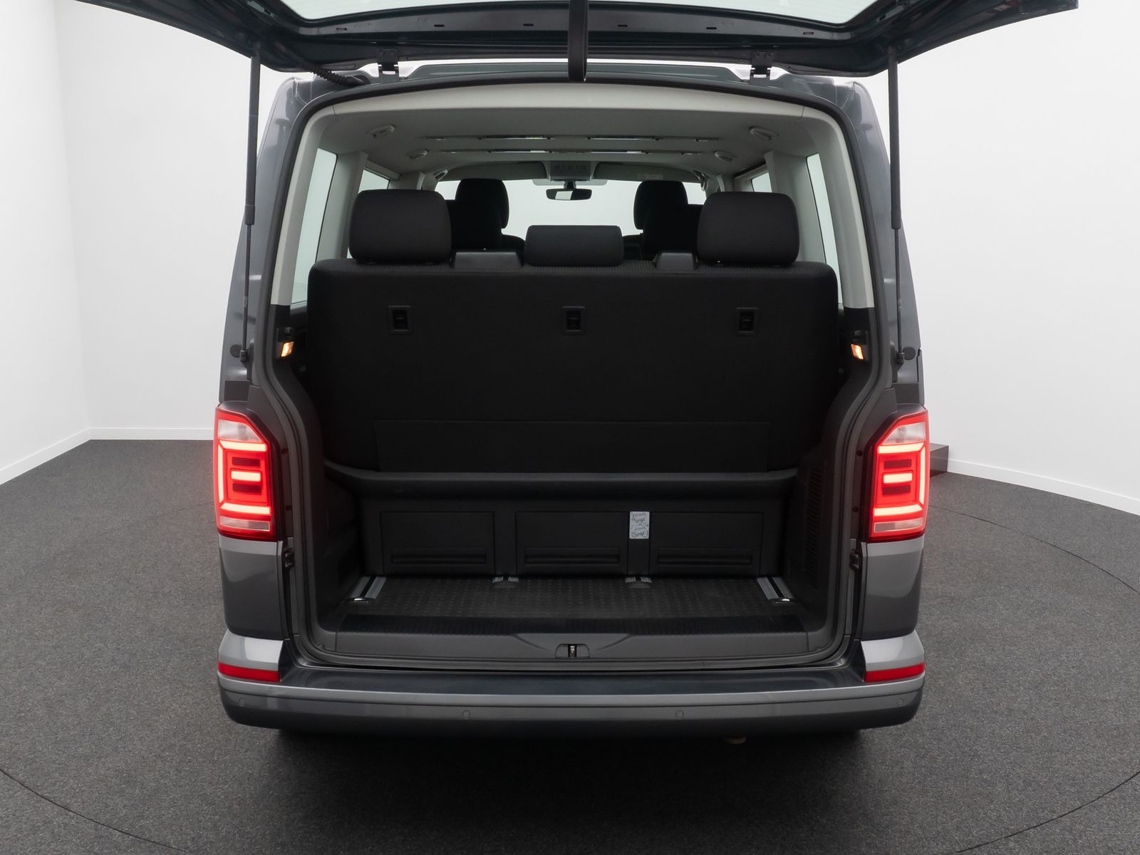 Fahrzeugabbildung Volkswagen T6 Multivan PDC Standhzg Sitzhzg Navi 7Sitz