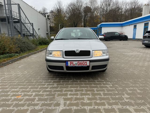 Skoda Octavia 1.6 Combi Ambiente