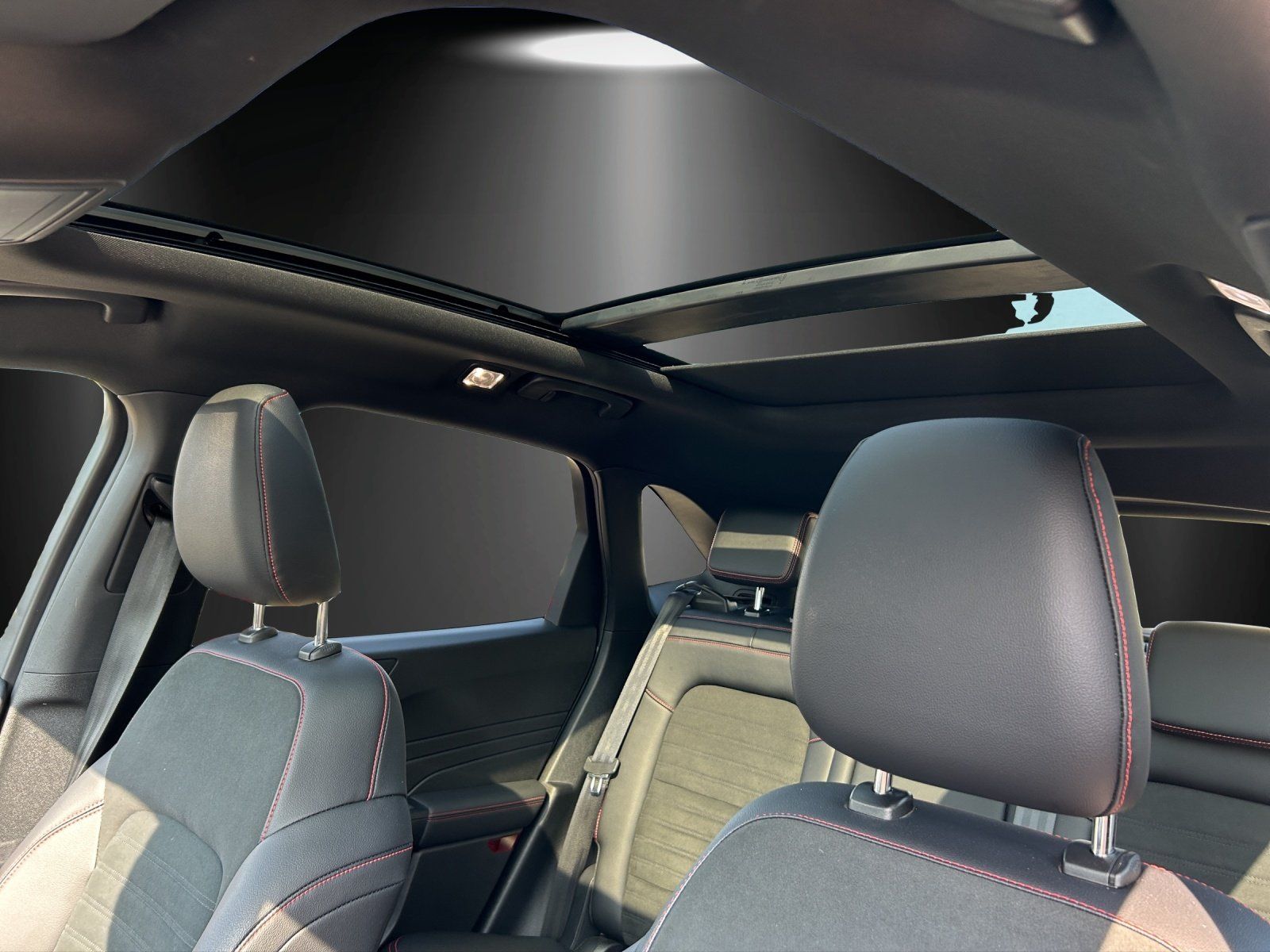 Fahrzeugabbildung Ford Kuga 2.5 Duratec Plug-in-Hybrid PHEV ST-Line X