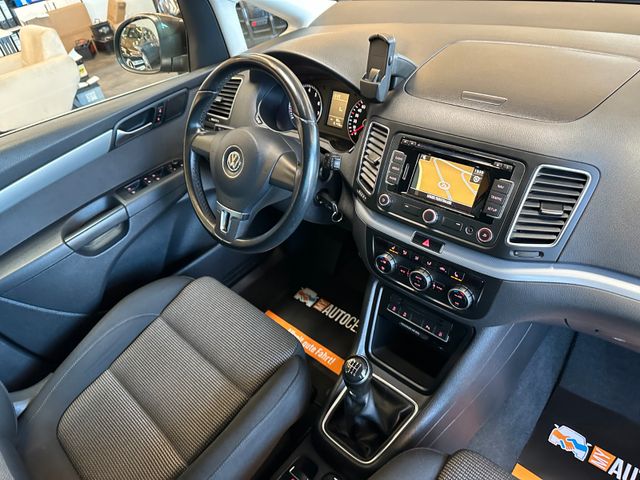 Volkswagen Sharan*7-Sitzer*3-ZONEN*SZHZ*NAVI*TEMPO*AHK*PDC