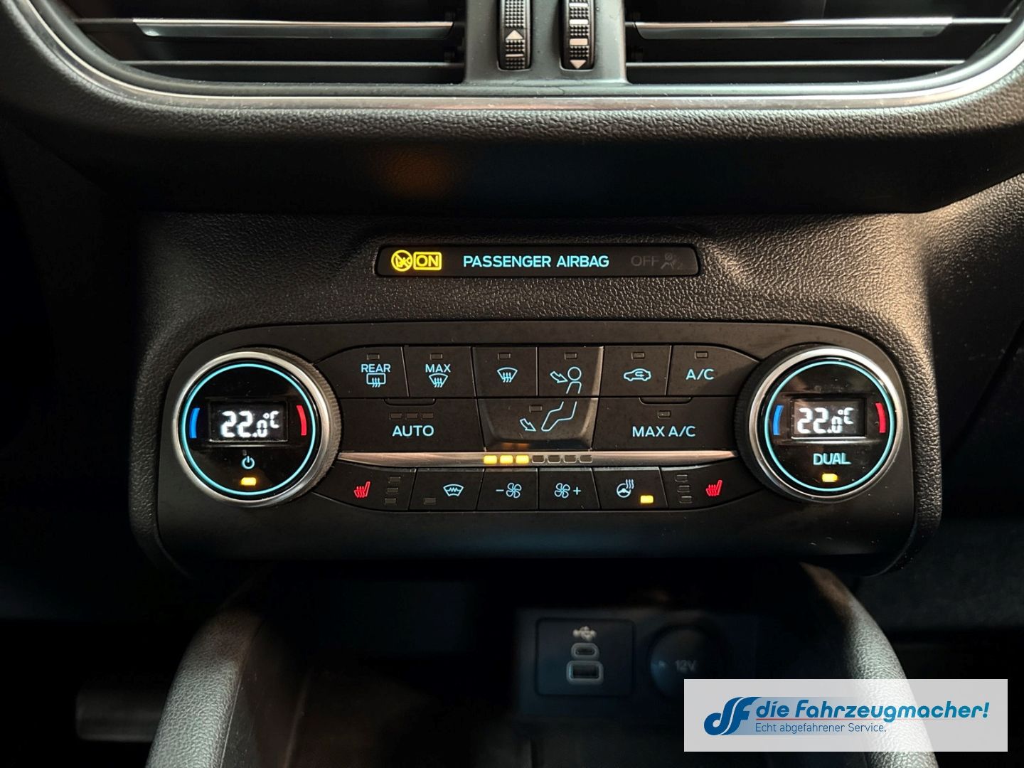 Fahrzeugabbildung Ford Kuga Titanium X HUD Navi Digitales Cockpit Sound