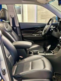 Fahrzeugabbildung Ssangyong Korando E-Motion Titanium*Navi*Leder*LED*Totw.*
