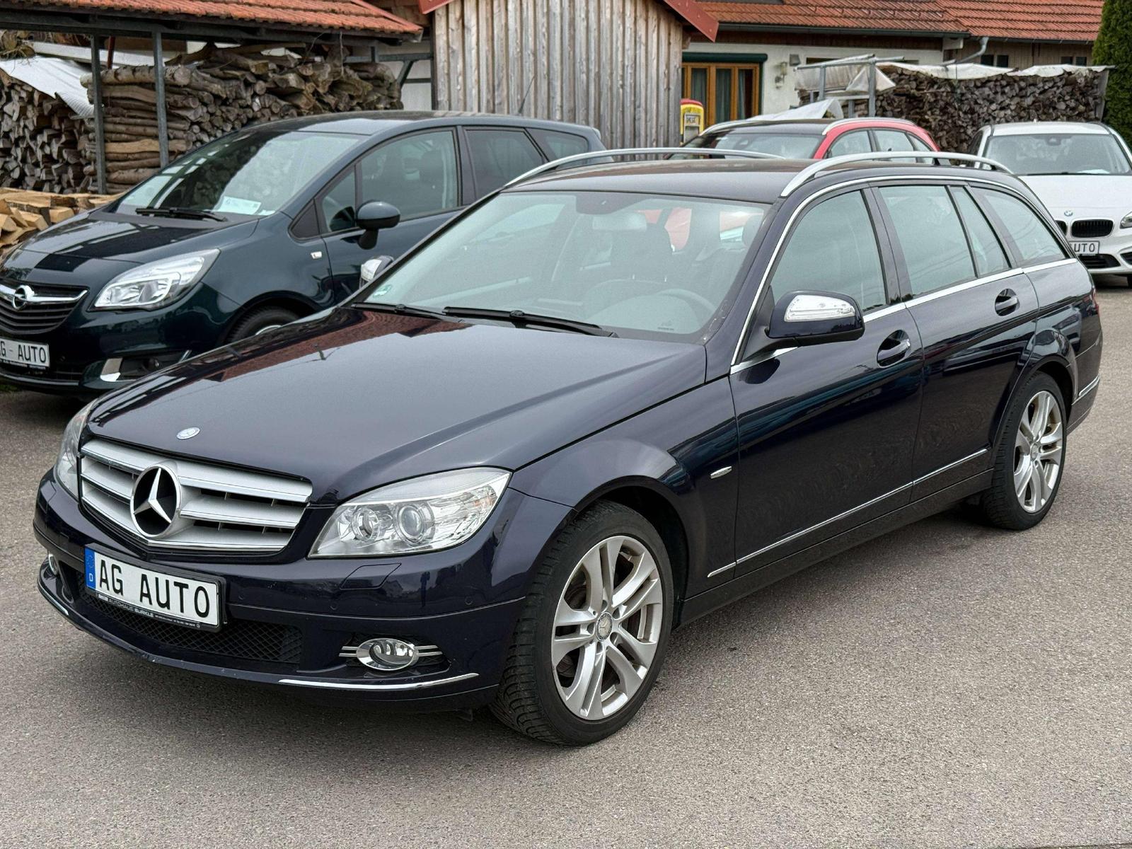 Mercedes-Benz C230 2008 — interior