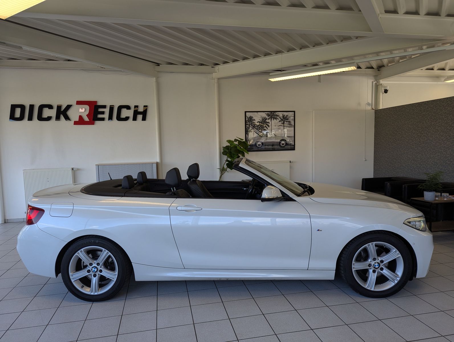 Fahrzeugabbildung BMW 220 d M-Sport-Paket Leder Bi-Xen Navi HiFi