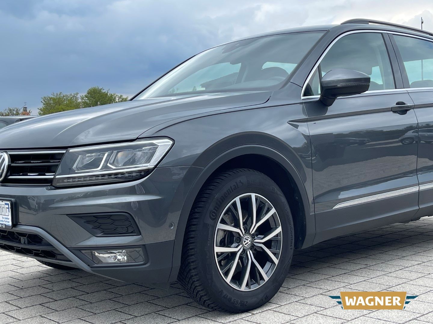 Fahrzeugabbildung Volkswagen Tiguan Comfortline  Automatik 4Motion