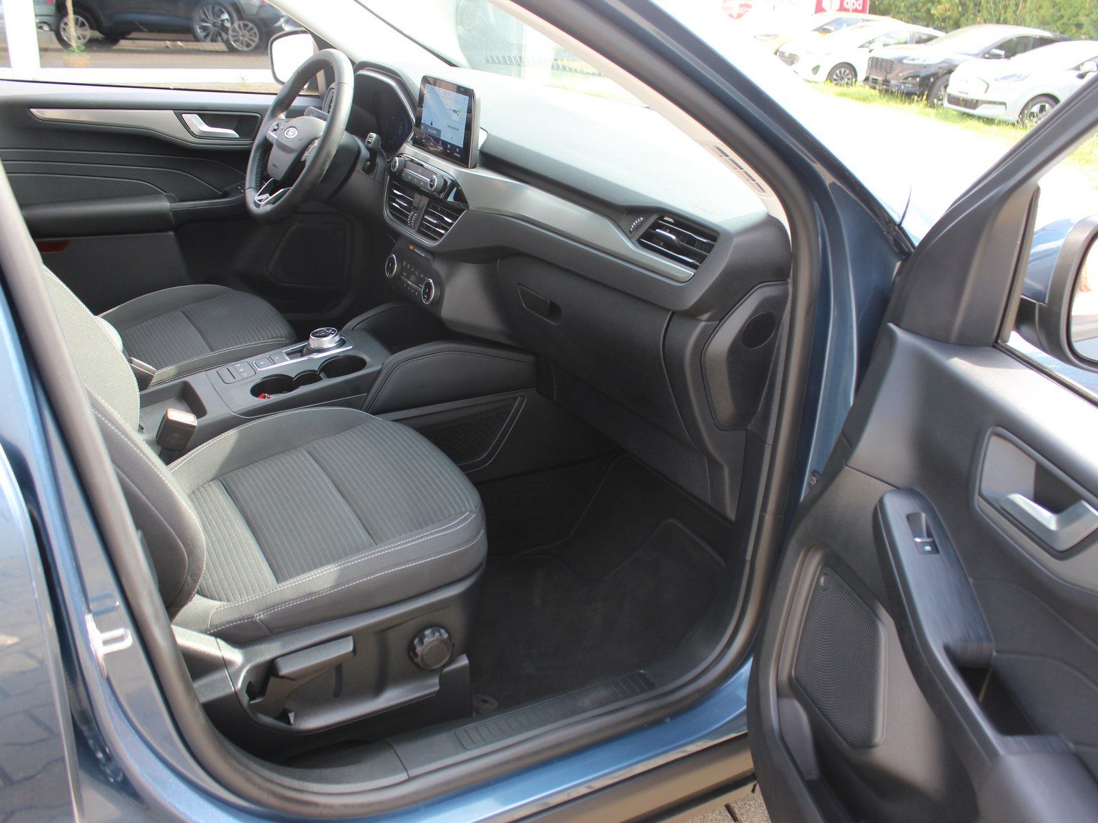 Fahrzeugabbildung Ford Kuga Hybrid Titanium 2,5 Duratec