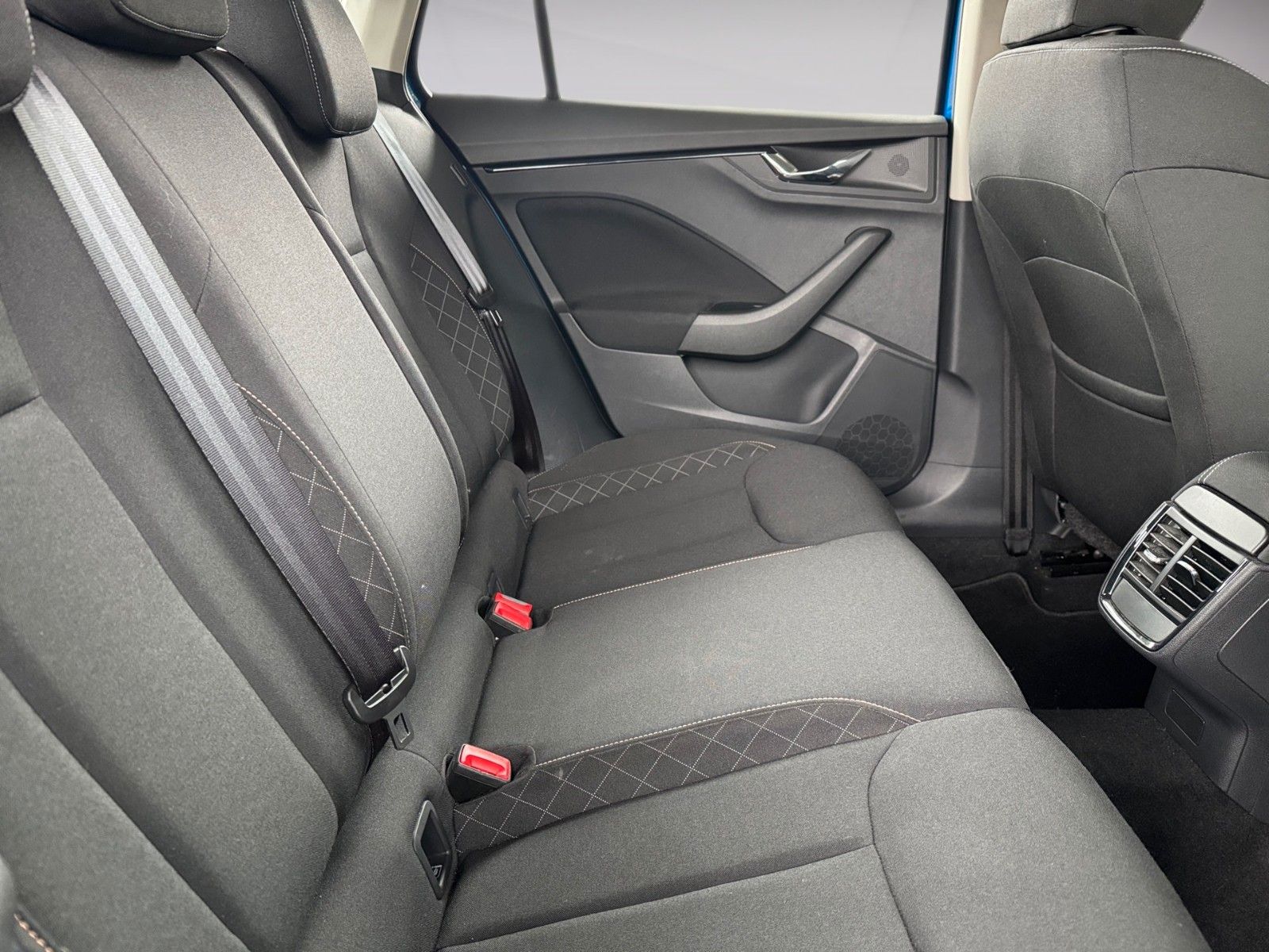 Fahrzeugabbildung SKODA Kamiq Ambition 1.0 TSI