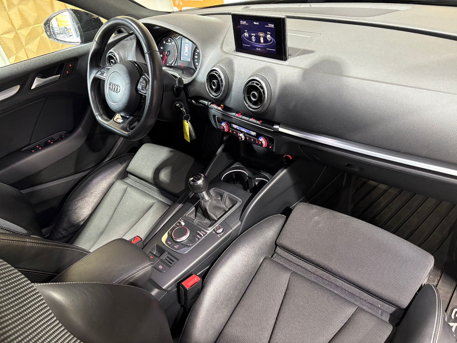 Fahrzeugabbildung Audi A3 Sportback S-line Sportpaket/PDC/SHZ/KLIMA/