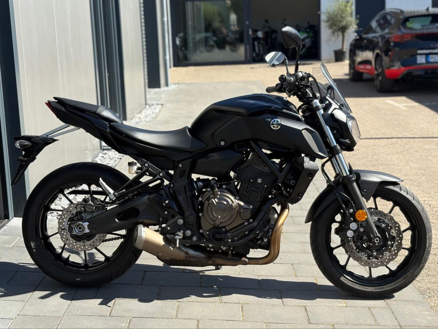 Yamaha MT 07 *Tiefergelegt*1.Hand*Service, Reifen neu*