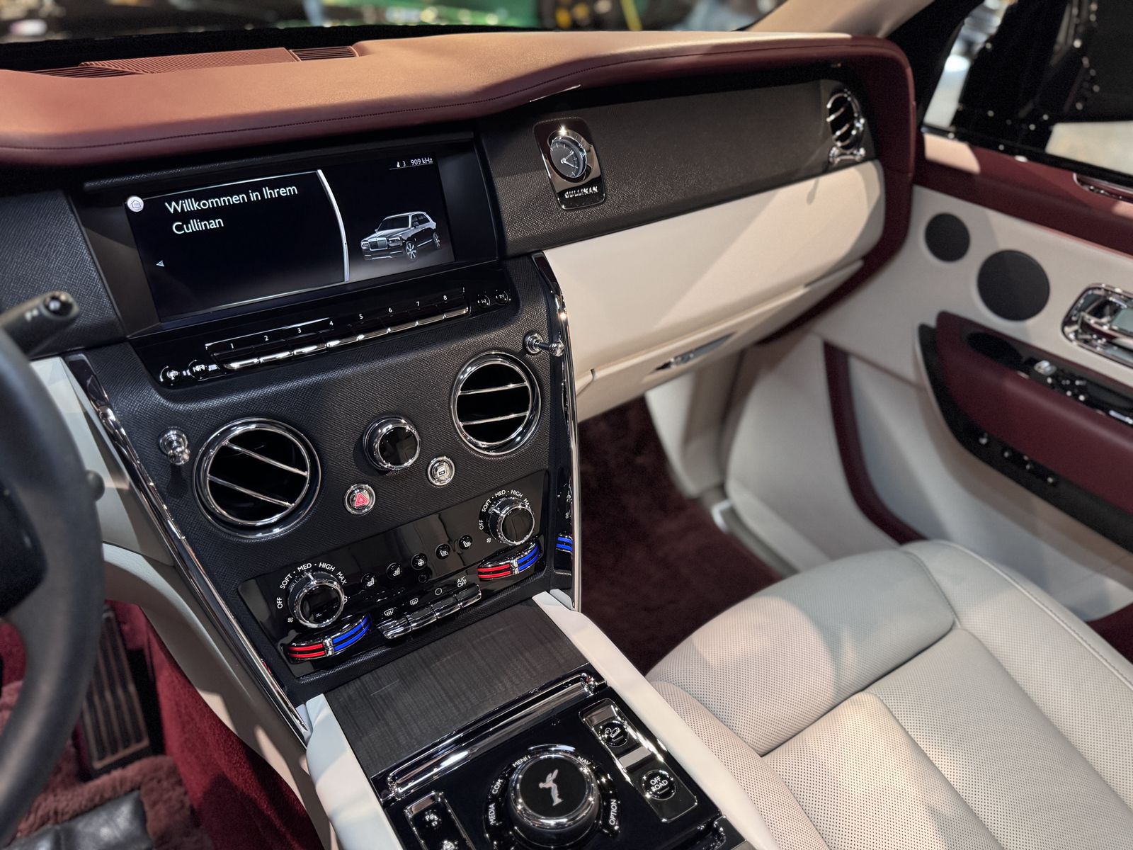 Rolls-Royce Cullinan 24Zoll*große Inspektion neu*tolle Optik foto 21