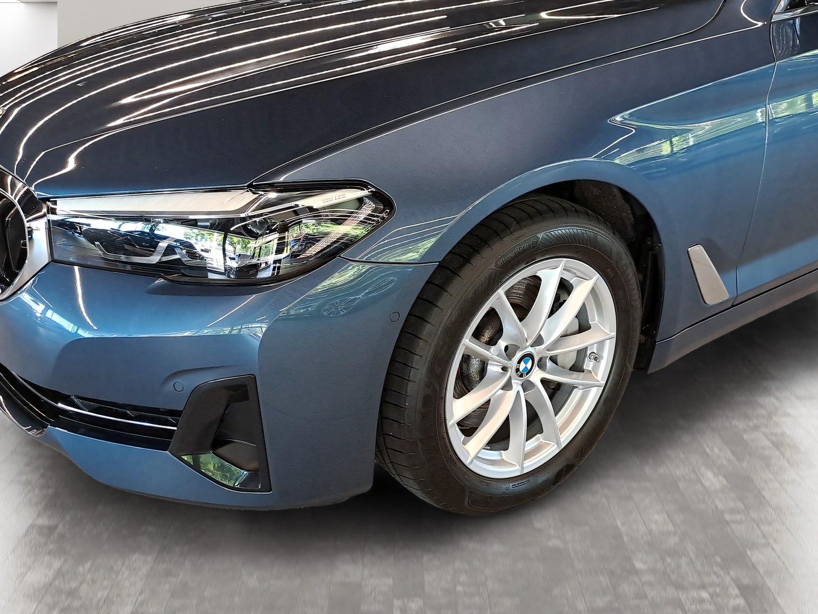 BMW 530i Touring LiveCockpitProf Head-Up Kamera