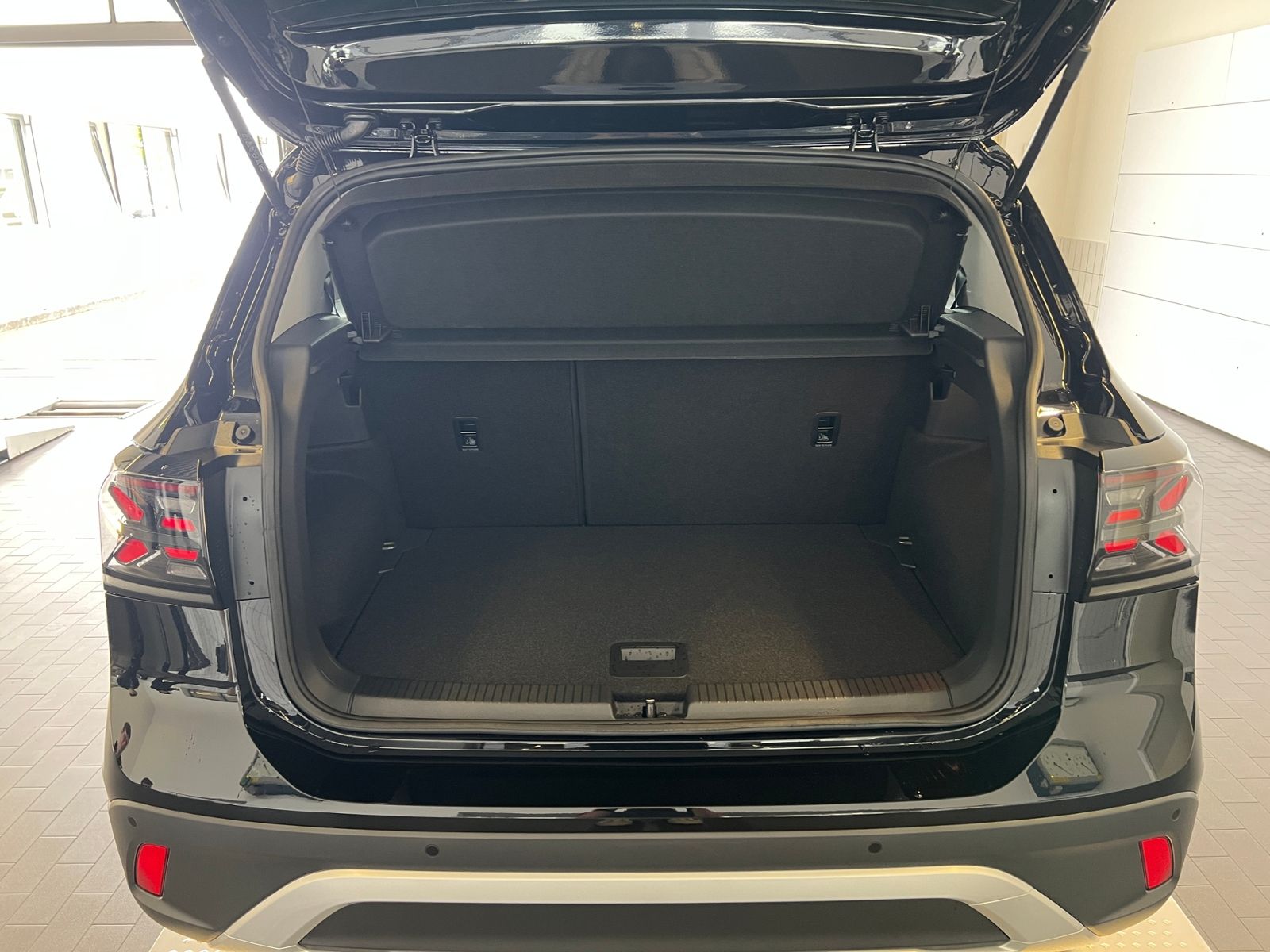 Fahrzeugabbildung Volkswagen T-Cross Life 1.0 TSI DSG *AHK, IQ-Light, ACC, Ka