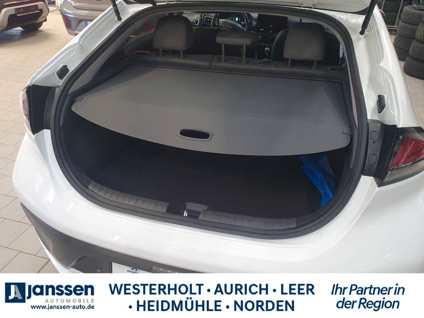 Fahrzeugabbildung Hyundai IONIQ Facelift Hybrid PREMIUM-Paket, Glasschiebe