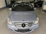 Mercedes-Benz B 170*AUTOMATIK*SHZ*PARK-ASSIST*TEMPOMAT*AHK - : Kleinbus, Auto