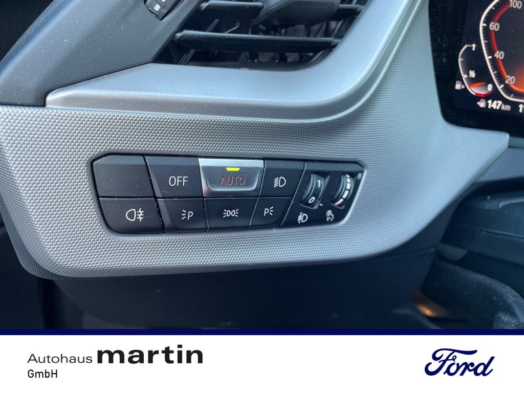 Fahrzeugabbildung BMW 116 i Advantage KLIMA PDC SITZHEIZUNG NAVI LED