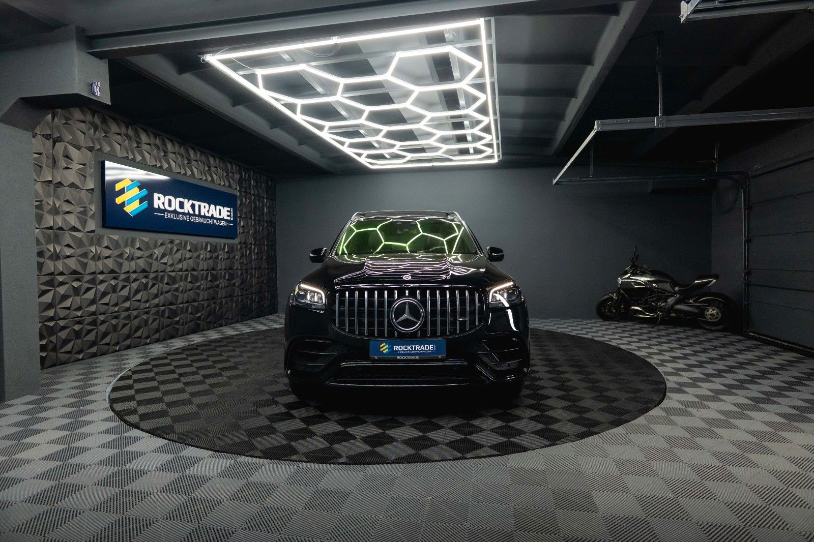 Fahrzeugabbildung Mercedes-Benz GLS 63 AMG 4Matic+ Driver's Package Carbon *ACC*