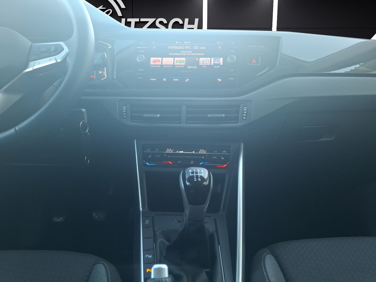 Fahrzeugabbildung Volkswagen Polo TSI Life LED AID SH APP Park-Assist LM