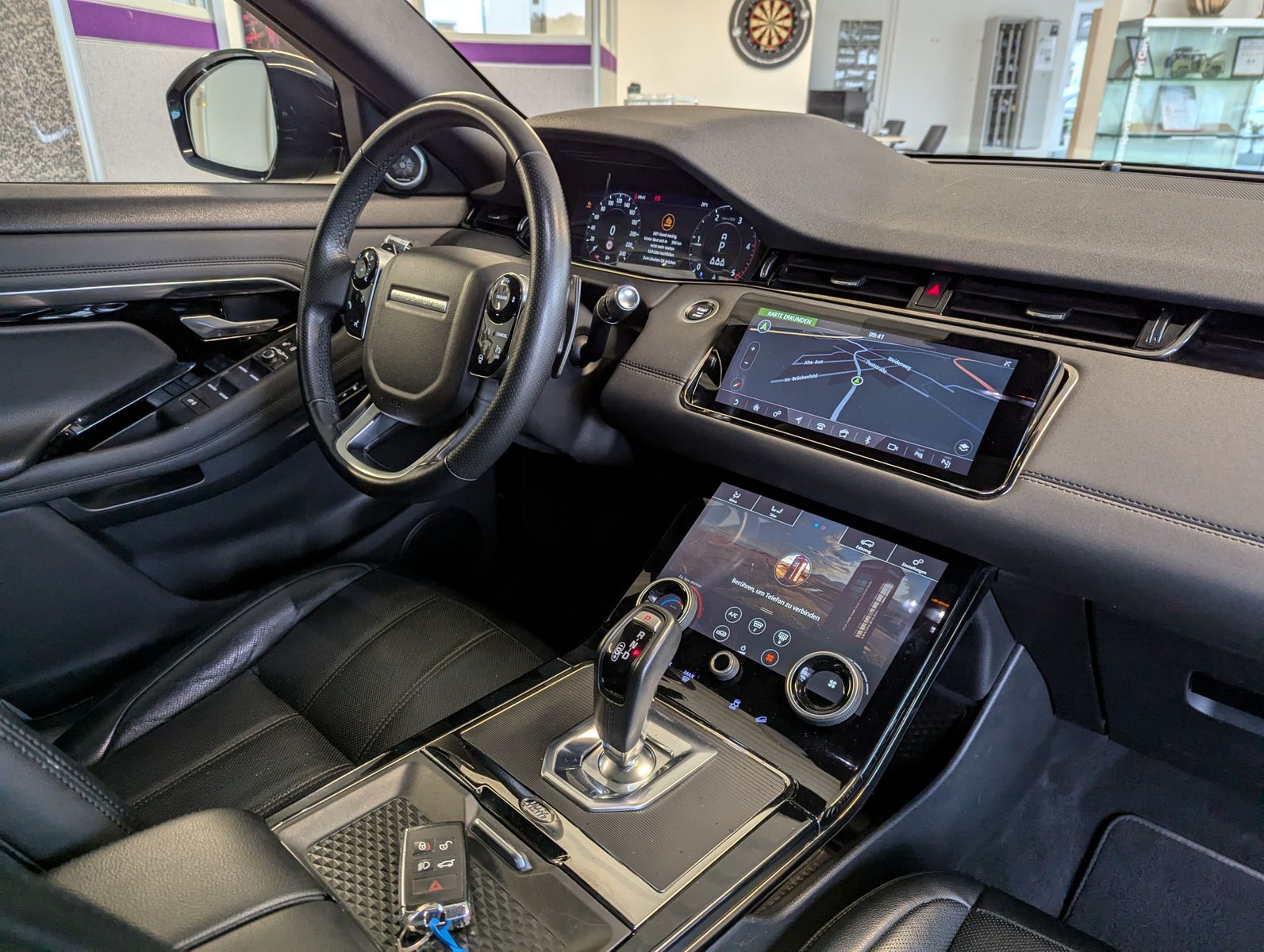LAND ROVER Range Rover Evoque D180 R-Dynamic SE Pano HUD 20 - Image 11