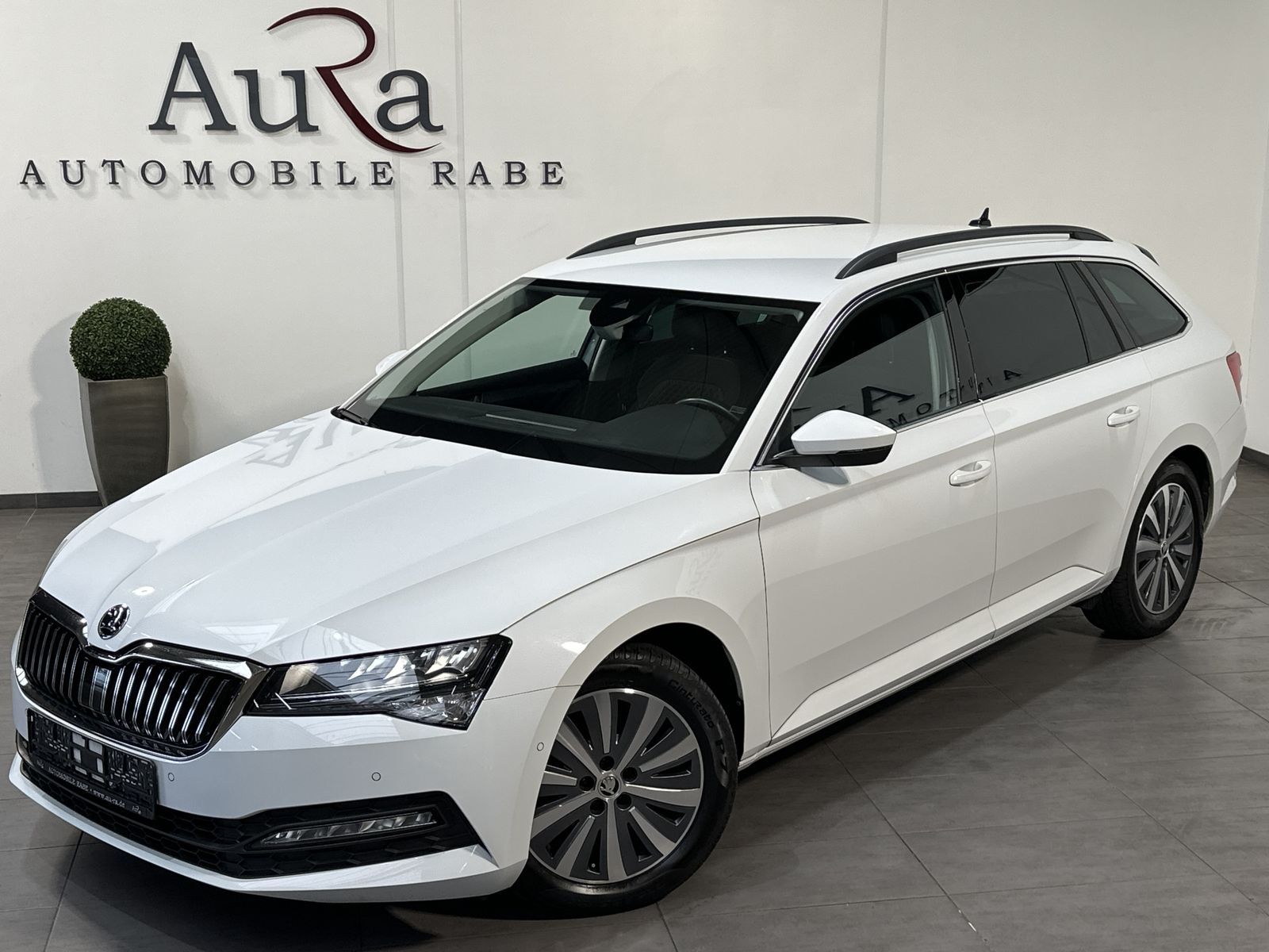 Fahrzeugabbildung SKODA Superb Combi 2.0 TDI DSG Ambition NAV+LED+AHK+VC