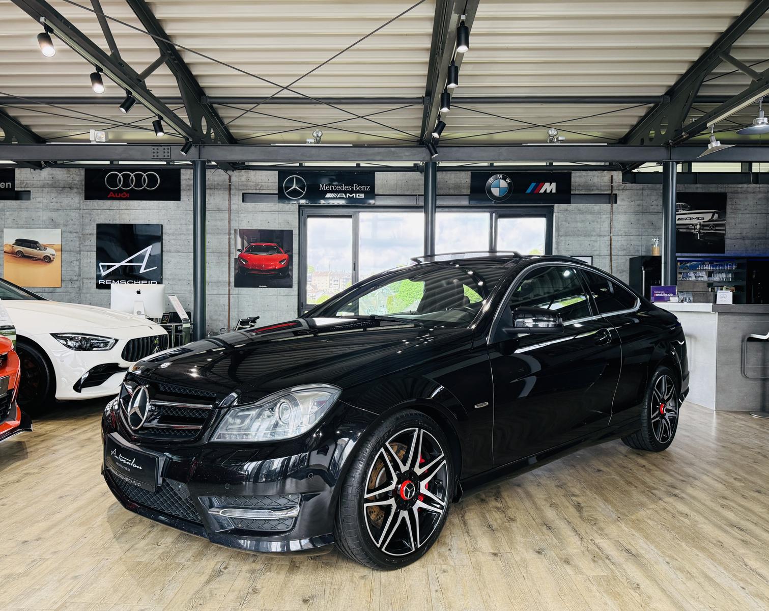Mercedes-Benz C 250 CGI BlueEfficiency AMG Line Coupé*PANO*NAV