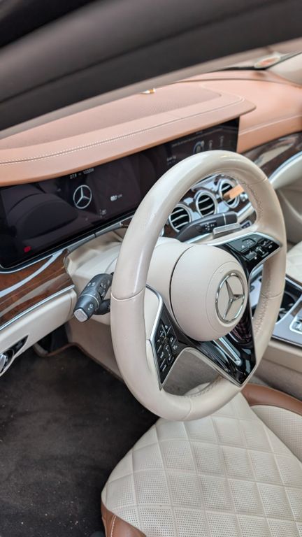 Image of Mercedes-Benz E 300