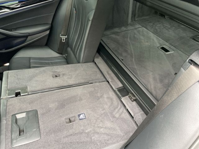 Fahrzeugabbildung BMW 520 d M Sport Mild-Hybrid Autom. Panoramadach, N