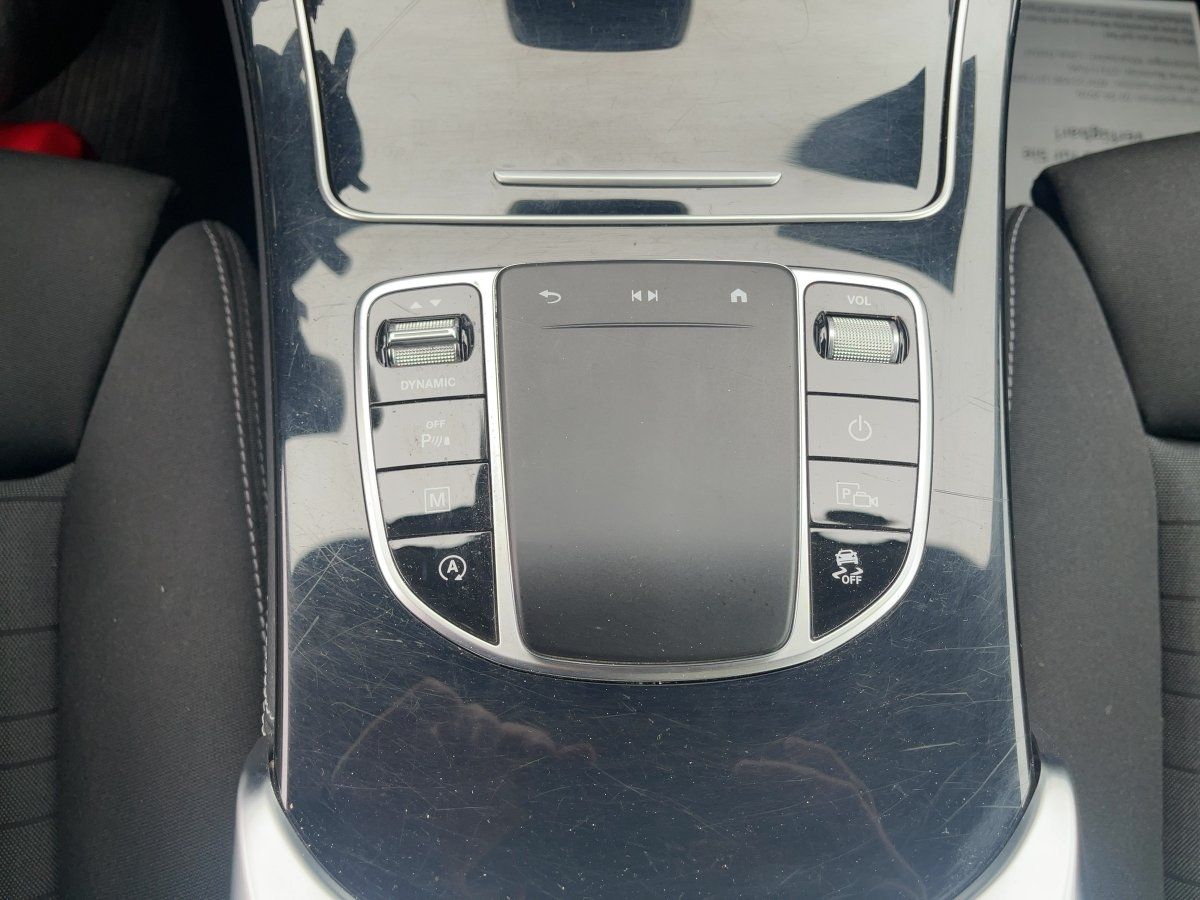 Fahrzeugabbildung Mercedes-Benz GLC 200 4M LED/Pano/Kamera/AHK