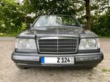 Mercedes-Benz E 200 Cabrio  Klassiker im Sammlerzustand  - Mercedes-Benz E 200 aus 1995