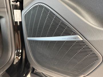 Audi Q8 - 9