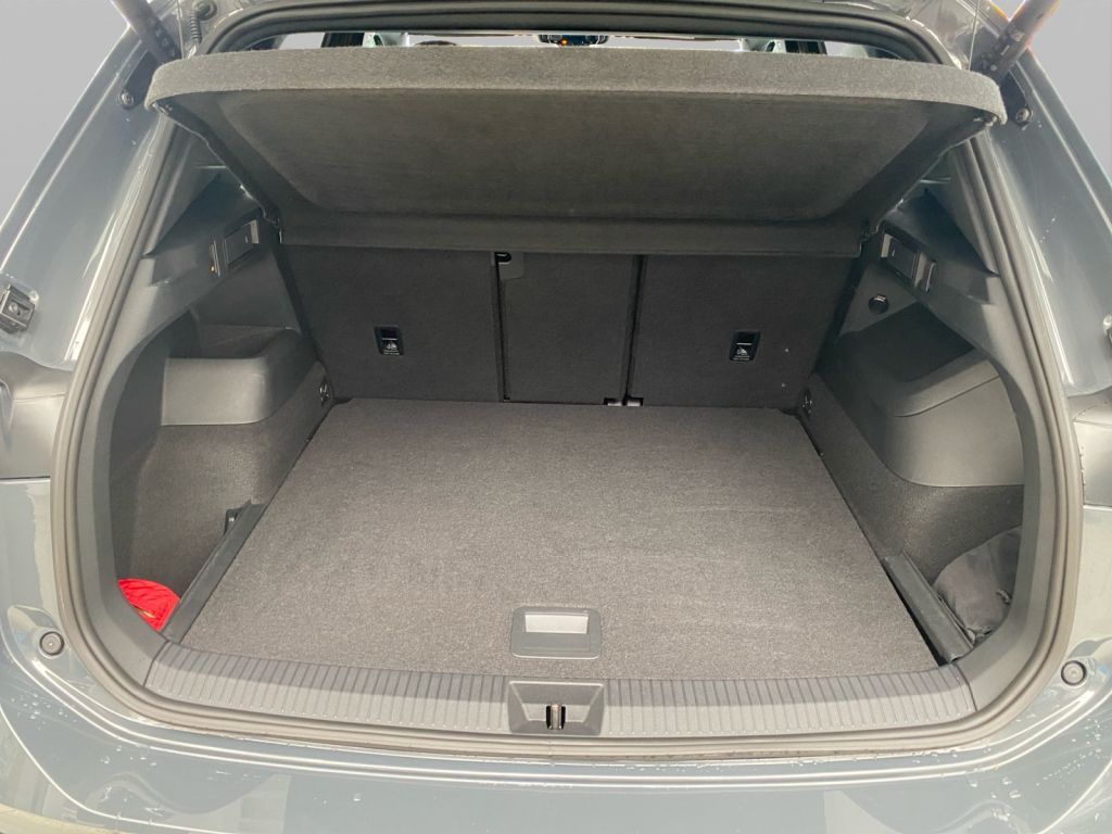 Fahrzeugabbildung Volkswagen Tiguan 1.5 eTSI DSG R-Line* 3 J. Anschlussgarant