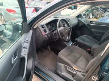 Volkswagen Tiguan - 8