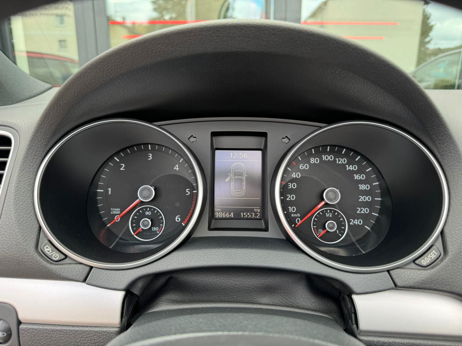 Fahrzeugabbildung Volkswagen Golf VI 1.6 TDI Cabriolet Basis BMT