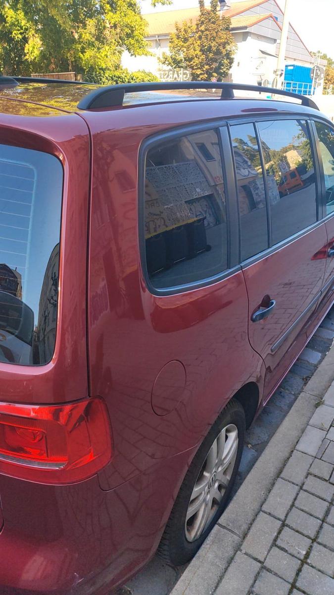 Volkswagen Touran 2011 — photo 10
