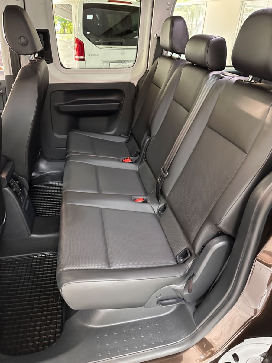 Fahrzeugabbildung Volkswagen Caddy PKW Maxi Trendline *AHK, 7 Sitzer*