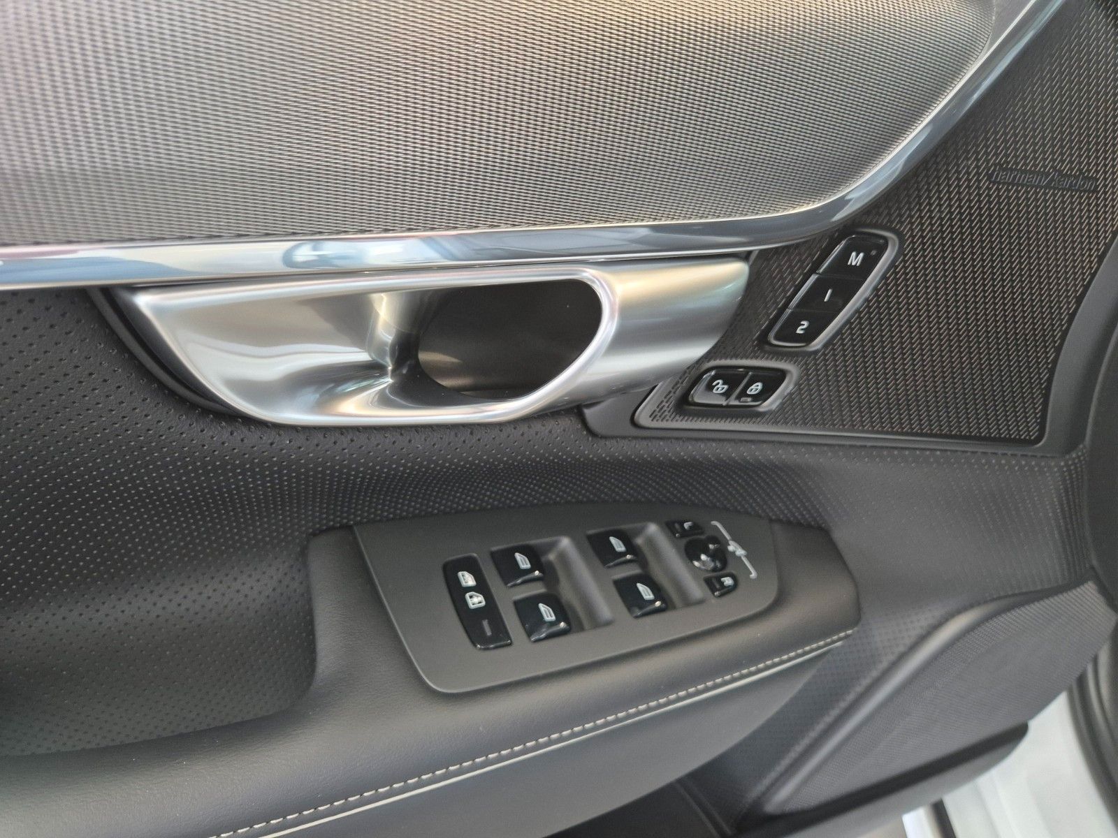 Volvo V90 B4 2.0d ULTIMATE DARK LEDER NAV LED PANO ACC foto 18