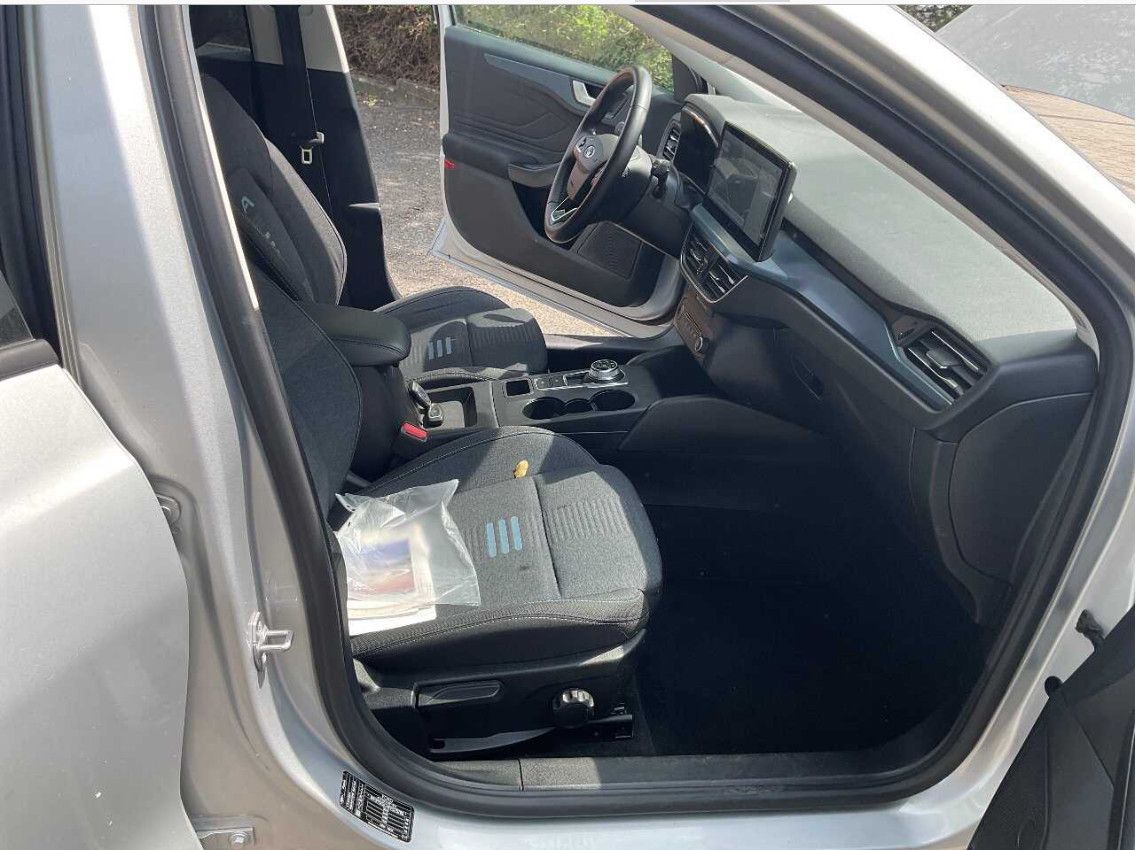 Fahrzeugabbildung Ford Focus Tur 1.5d AT8 Active LED/NAVI/SHZ/AHK/8Fa