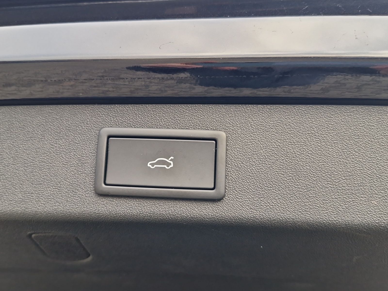 Fahrzeugabbildung SKODA Kodiaq 2.0 TDI  4x4 Selection MATRIX AHZ KAMERA