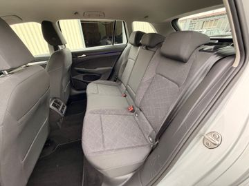 Volkswagen Golf - 10