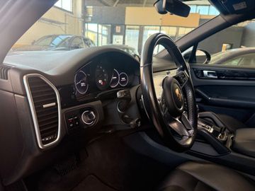 Porsche Cayenne - 10