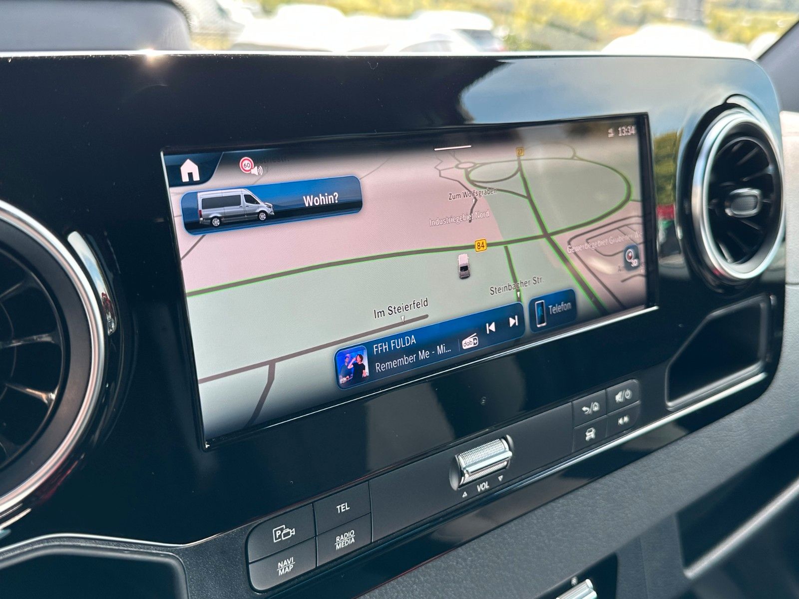 Fahrzeugabbildung Mercedes-Benz Sprinter 319 CDI 4x4 DoKa Klima AHK3,5to