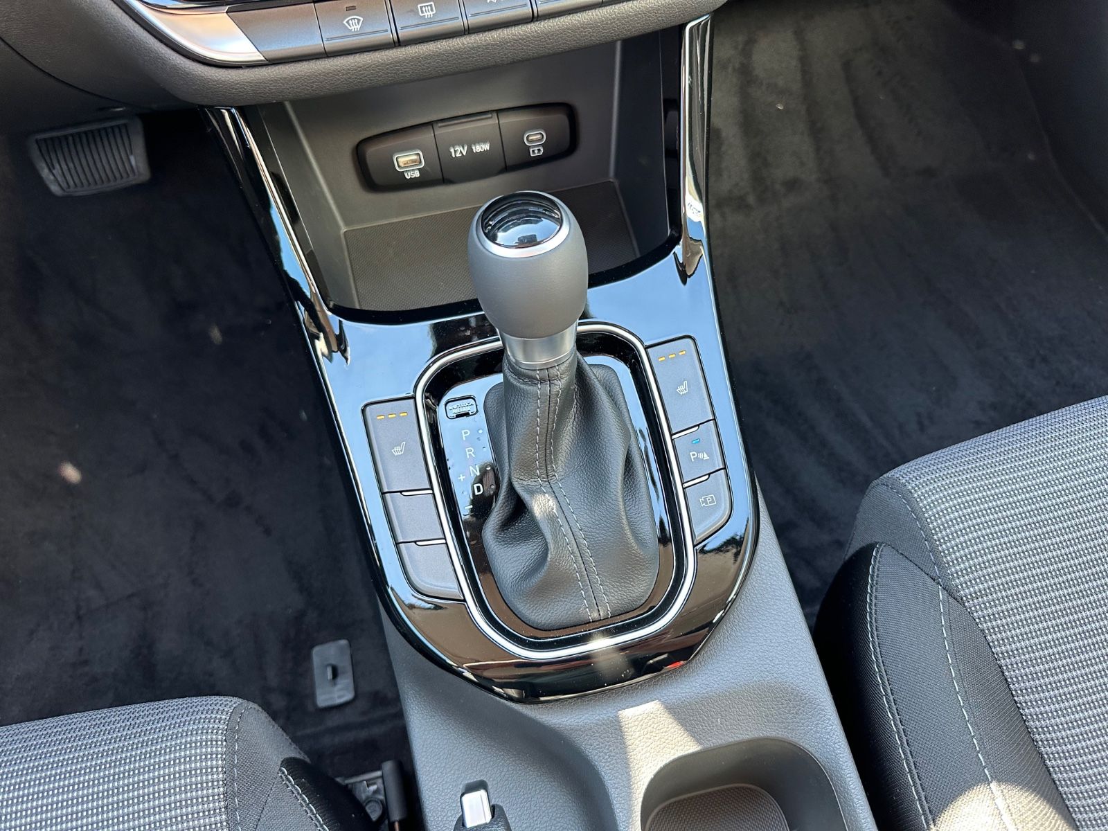 Fahrzeugabbildung Hyundai i30 Kombi 1.0 T-GDI DCT Comfort Navi/GRA/Shzg