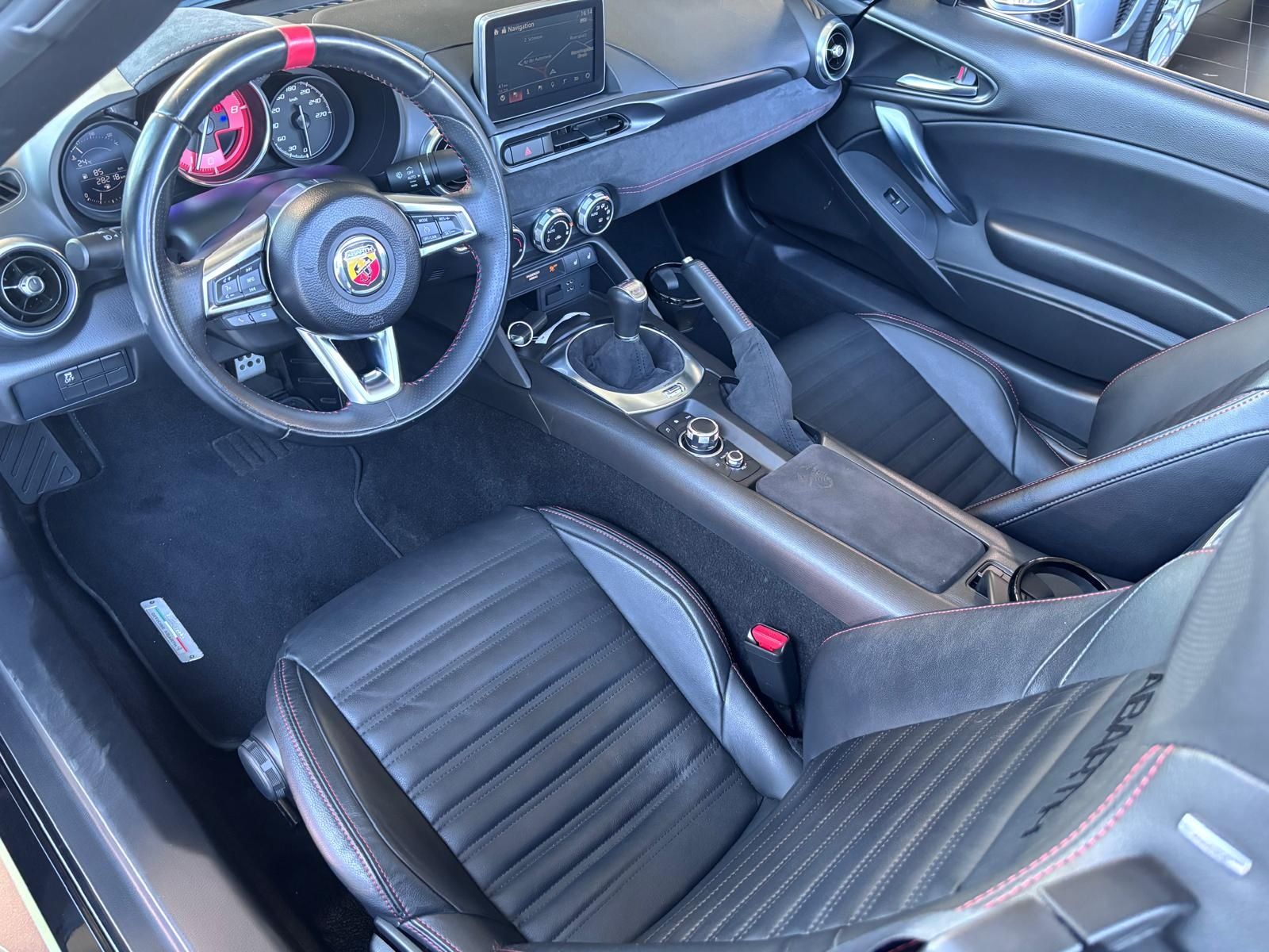 Fahrzeugabbildung Abarth 124 Spider Navi BOSE LED LEDER ALU