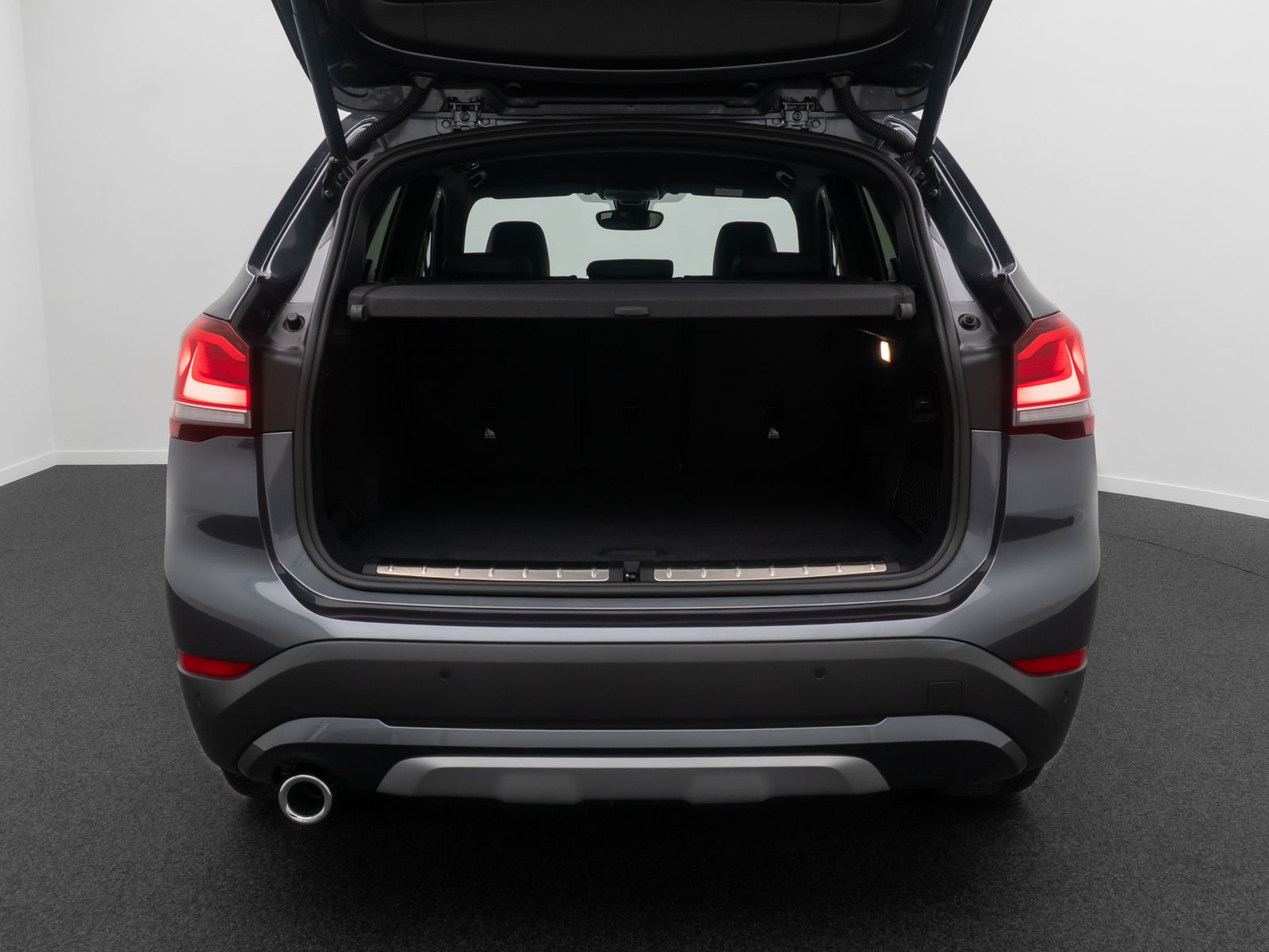 Fahrzeugabbildung BMW X1 sD18i xLine DAB Kamera HiFi Komfort Sport 18"