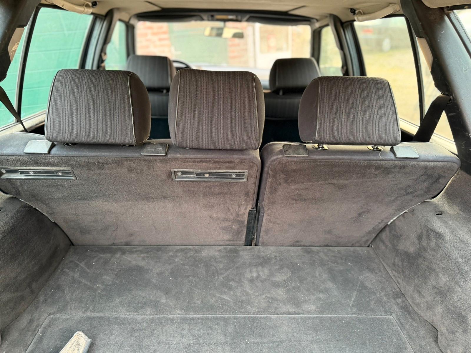 MERCEDES-BENZ 300 TD W124 109 CH BVA - 2ème MAIN - TOIT OUVRANT - 88000 km