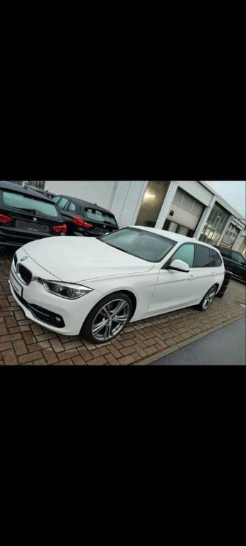 Image of BMW 320