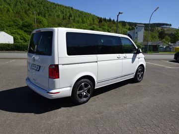 Fotografie des VW T6 Multivan 2.0 TDI Generation Six AHK 2.500kg
