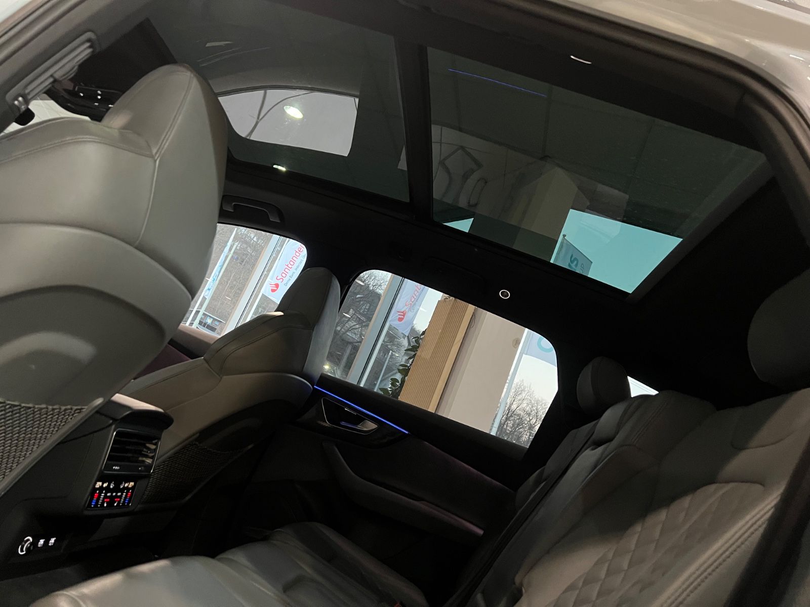 Fahrzeugabbildung Audi SQ7 4.0 TDI quattro*Head-Up * 7.SITZER*